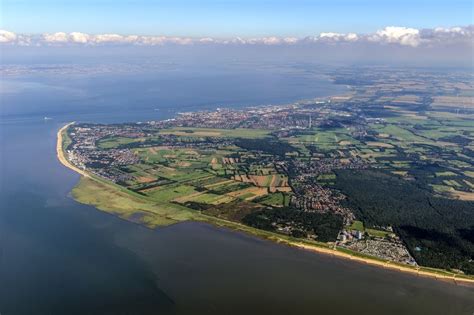 Cuxhaven aus der Vogelperspektive Küsten Landschaft am Sandstrand der