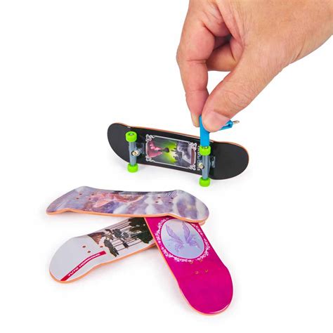 Compre Kit 4 Skate de Dedo Coleção Shane 2024 Tech Deck aqui na Sunny