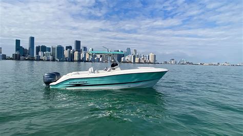 Used 2003 Hydra Sports Vector 2600 CC 33149 Miami Boat Trader