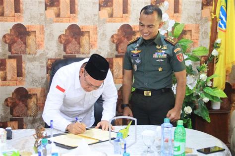 Dandim Dan Pemkab Kotabaru Teken MoU Karya Bakti TNI 2023