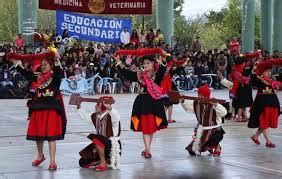 UNIVERSIDAD NACIONAL DE SAN CRISTOBAL DE HUAMANGA COSTUMBRES DE LA UNSCH