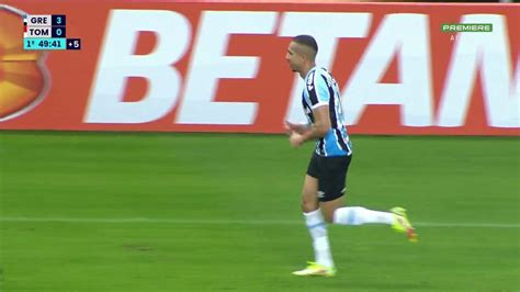 Aos 49 min do 1º tempo impedimento de Nicolas do Grêmio contra o