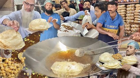 BEST HALWA PURI Of SARGODHA 67 Years Old Moti Choor Halwa Poori Desi