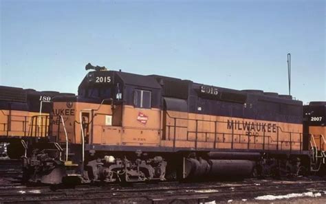 Lv 304 Lehigh Valley Emd Gp18 At Hillside New Jersey By George W Hamlin