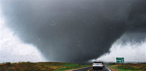 Huge Wedge Tornado In Nebraska