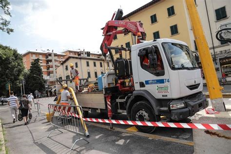 Tramvia Doppi Turni Per Recuperare I Ritardi