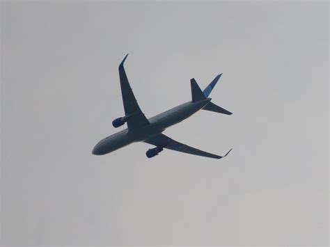 United Flight 974 B763 N677ua Diverting Back To Iad At 9000ft R