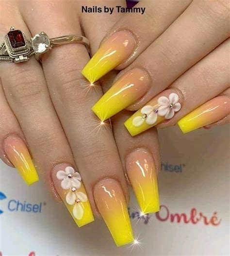 40 Cute Yellow Nail Designs To Bring Sunshine To Your Fingertips Artofit