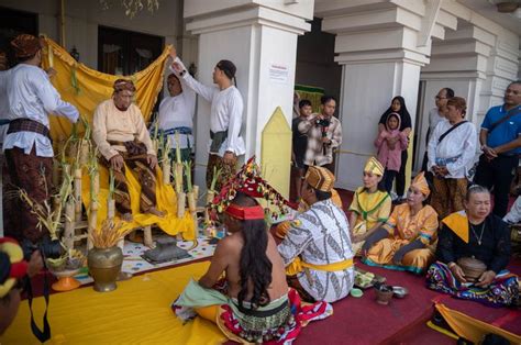 Sejarah Kerajaan Kutai Dari Awal Berdiri Hingga Keruntuhannya Intisari