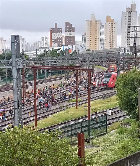 Ato de vandalismo paralisa trecho entre Brás e Luz da Linha 11 Coral