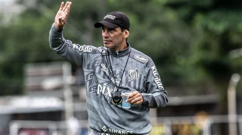 Santos anuncia fim do transfer ban e pagamento da dívida o técnico