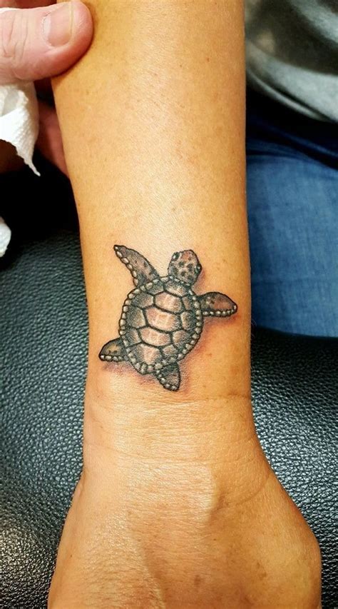 40 Beautiful Example Of Sea Turtle Tattoo With Their Meanings Small