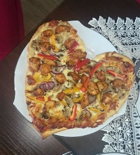 Przepis Pizza z kurczakiem na cieście chlebowym przepis Gotujmy pl