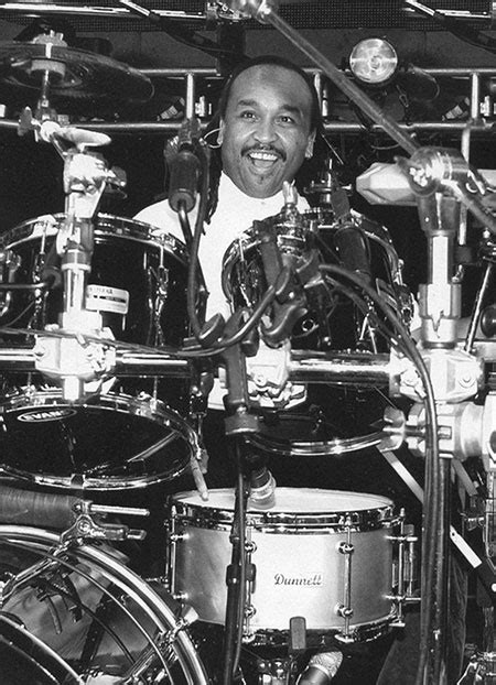 Carter Beauford - DRUMMERWORLD