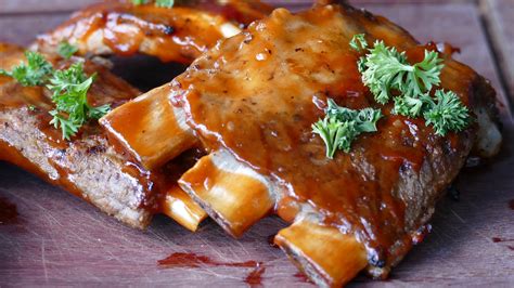 Costilla De Cerdo Con Salsa Soya Y Miel Con Ensalada De Col Y Zanahoria