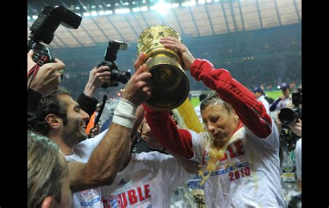 Photo Le Bayern de Munich célèbre sa victoire lors de la Coupe d