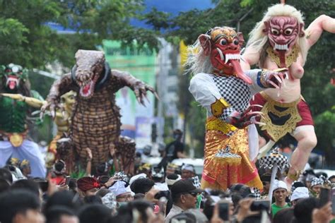 Sejarah Singkat Ogoh Ogoh Bali Patung Raksasa Yang Mengerikan