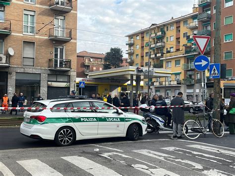 Ragazzo Di 14 Anni Muore Investito Da Un Tram A Milano L Incidente In