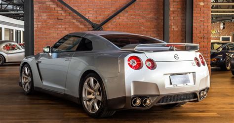 Review Mobil GTR: Spesifikasi, Kelebihan dan Kekurangan - Blibli Friends