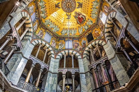 Fotka Interior Of Roman Catholic Aachen Cathedral Aachener Dom One