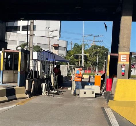 Cabines de pedágio começam a ser retiradas na Terceira Ponte ES360