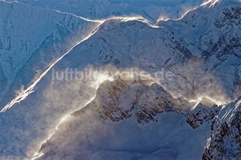 Leutasch Von Oben Winterluftbild Gipfel Und Grate Mit Schneewehen Im