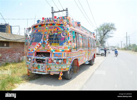 Pakistan Bus Stock Photos And Pakistan Bus Stock Images Alamy