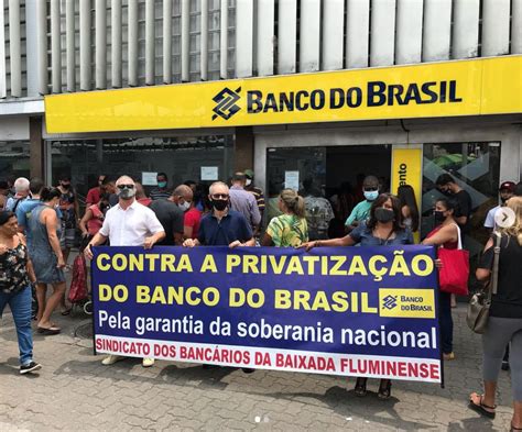 Funcionários do Banco do Brasil fazem greve contra programa de demissão