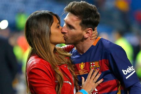 Messi Y Antonela Roccuzzo Filtran Foto Romántica Que Estará En El