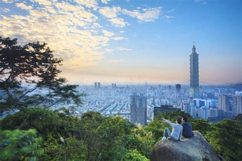 Beautiful Night View of Taipei Skyline at Night, Taipei, Taiwan ...