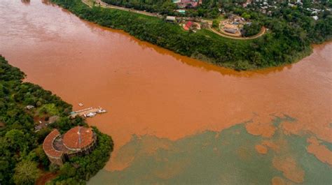 Registro fotográfico do espetáculo das águas de Foz do Iguaçu Não viu