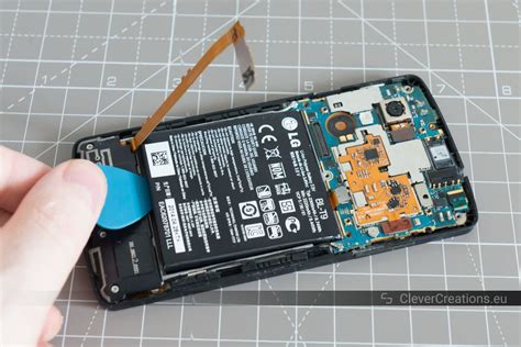 Replacing a LG Nexus 5 Battery: A Detailed DIY Walkthrough | Clever ...