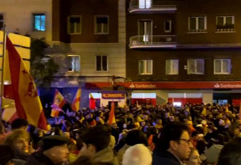 Miles De Personas Protestan En Espa A Tras La Firma Del Acuerdo