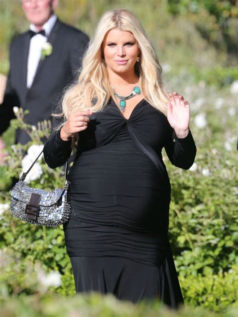 Pregnant Jessica Simpson Rocks A Curve Hugging Black Dress As A Bridesmaid Come Check It Out