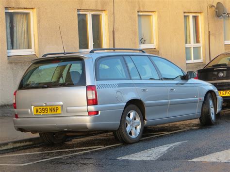 2000 Vauxhall Omega Mv6 Auto Ive Driven Past This Omega S Flickr