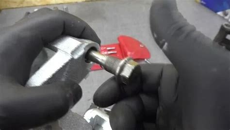 Mitsubishi Outlander - Гремят Суппорта. Тормозные колодки Мицубиси ...