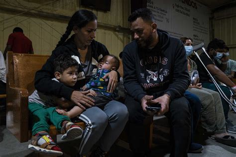 In Dramatic Shift Migrants Cross The Border In Remote South Texas