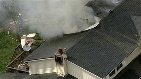 Small Plane Crashes Into House Pilot Walks Away Unharmed Wgno