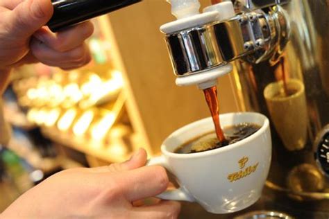 Tchibo Kaffeeh Ndler Streicht Nach Jahren Reisen Aus Angebot Stern De