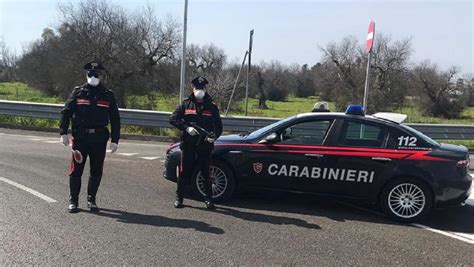 Brindisi Donna Morde Carabiniere Durante Un Controllo