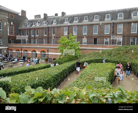 Kensington Palace Gardens Hi Res Stock Photography And Images Alamy