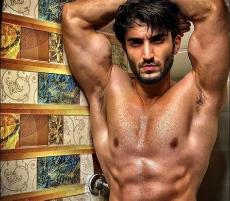 Shirtless Bollywood Men Nawab Saab S Nude Leaks We Live Reality TV Hunk S Naked Social Media