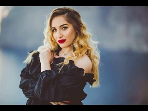 Божена Дар з премєрою пісні "Різдво" - YouTube