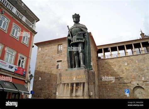 Estatua De Dom Duarte Rey De Portugal Del Siglo XV Nativo De La