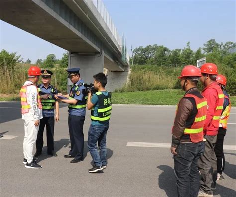 跟队行动、驻站体验，记者专访“路政蓝”给你讲讲路上那些事 腾讯新闻