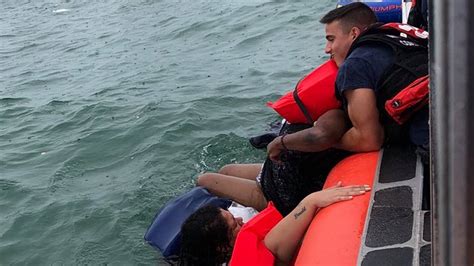 Coast Guard Rescues Four From Sinking Boat Off Florida Keys Miami Herald