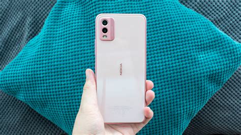 Nokia C32 review: Out of its depth | Expert Reviews