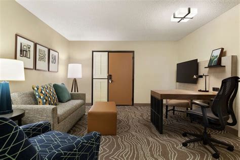 Embassy Suites by Hilton Phoenix Tempe Tempe | Bookonline.com