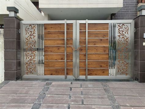 Modern Stainless Steel Entrance Gate Design