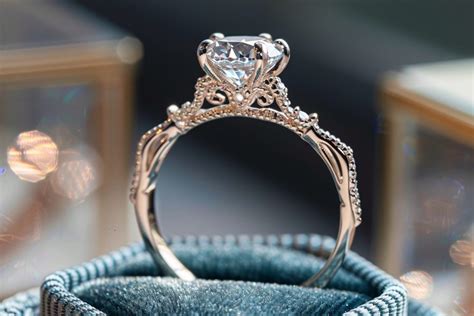 Choisir La Parfaite Bague De Fian Ailles Traditionnelle Styles Et